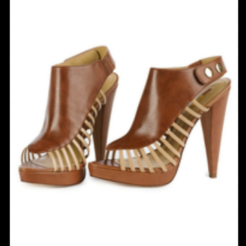 Report Signature Elinor Heels
